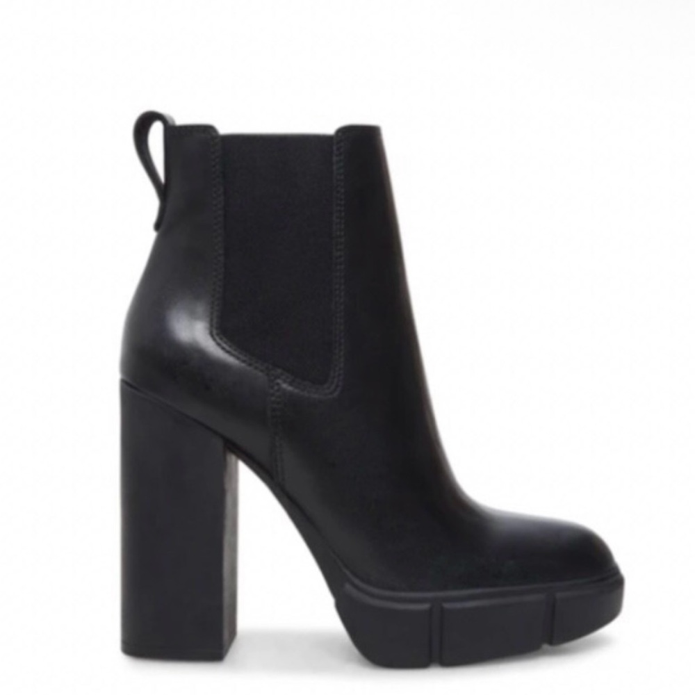 Steve Madden Revised black Leather platform boots size 6
